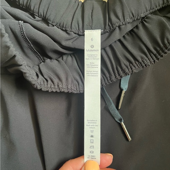 NWOT Lululemon On The Fly Skirt - Picture 3 of 5